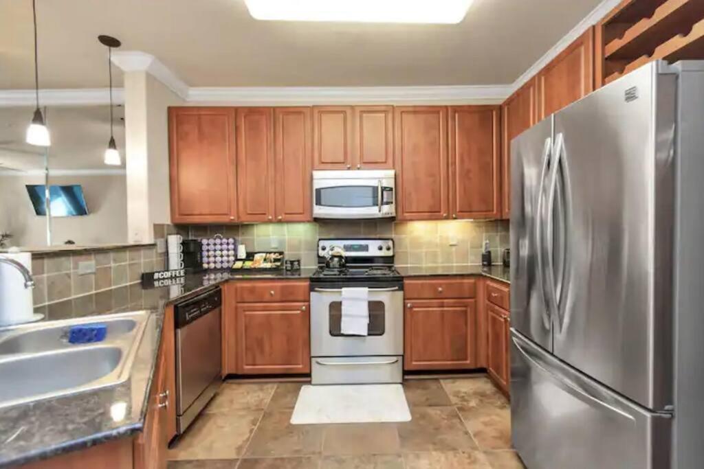 Modern Condo Near Texas Medical Center W Free Parking Houston Exterior foto